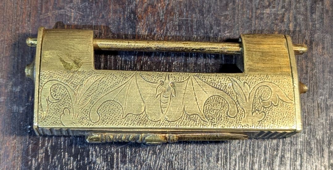 【江戸〜明治期 古い和錠 鍵付き】からくり錠 前金具 装飾彫刻 アンティーク