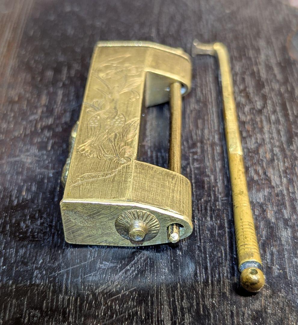 【江戸〜明治期 古い和錠 鍵付き】からくり錠 前金具 装飾彫刻 アンティーク