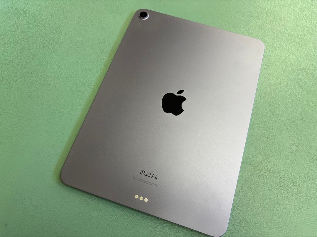 iPadAir第5世代64GBパープルとMagicKeyboardホワイト