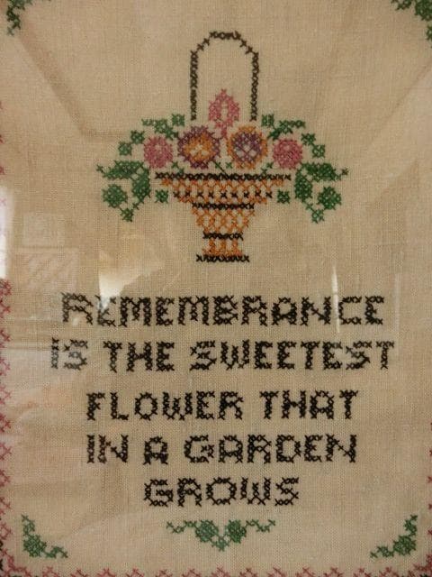 アンティーク　クロスステッチの額