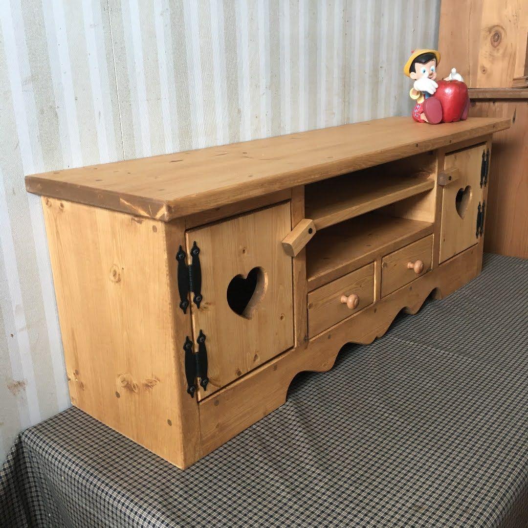 カントリー風テレビボード 木製 ハート型