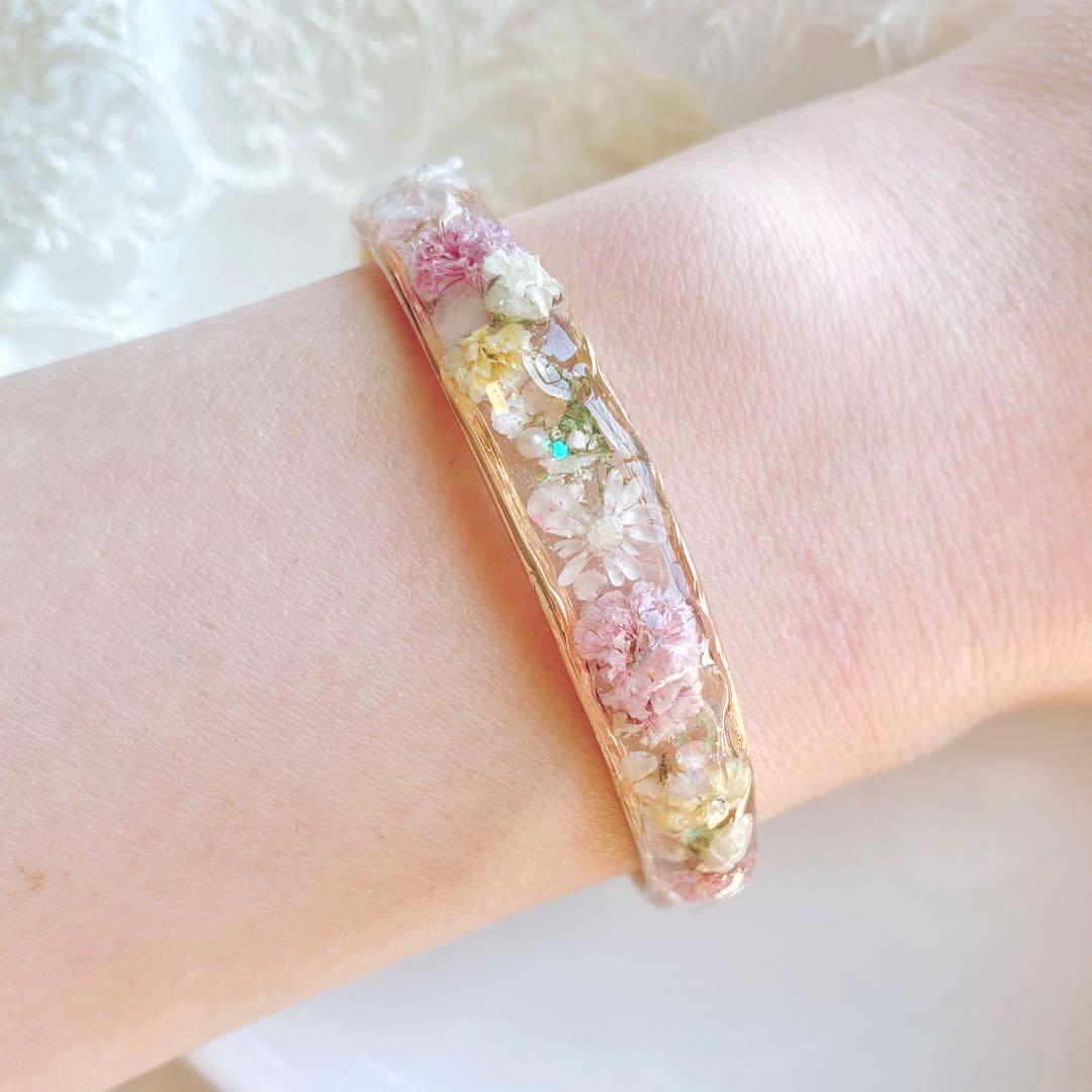 レジンバングル　ゴールド　くすみピンク　ローズクォーツ　天然石　クリスタル
