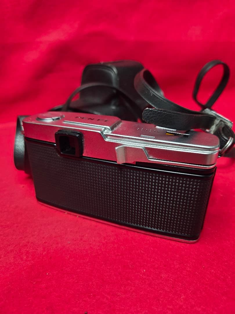 OLYMPUS PEN F フィルムカメラ（革ケース付き）