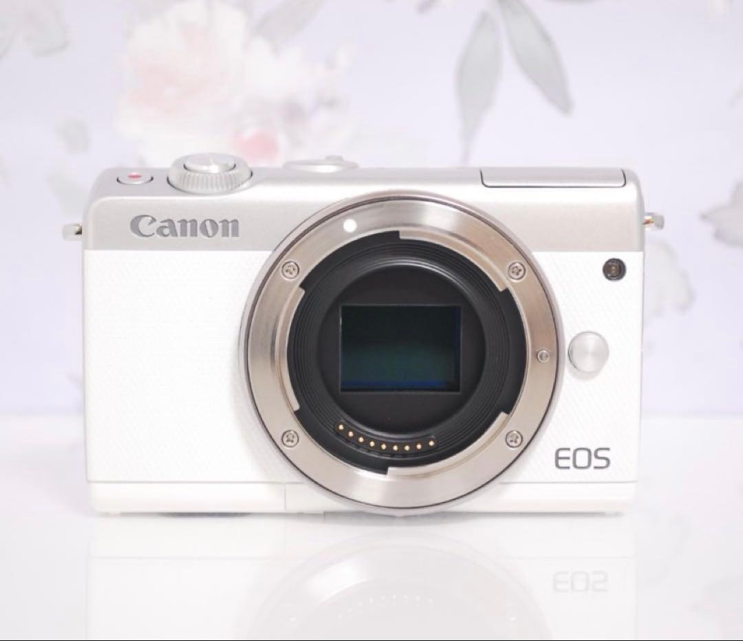 高画質で自撮りもラクラク☆Wi-Fi通信機能付き♪キャノン EOS M100♡