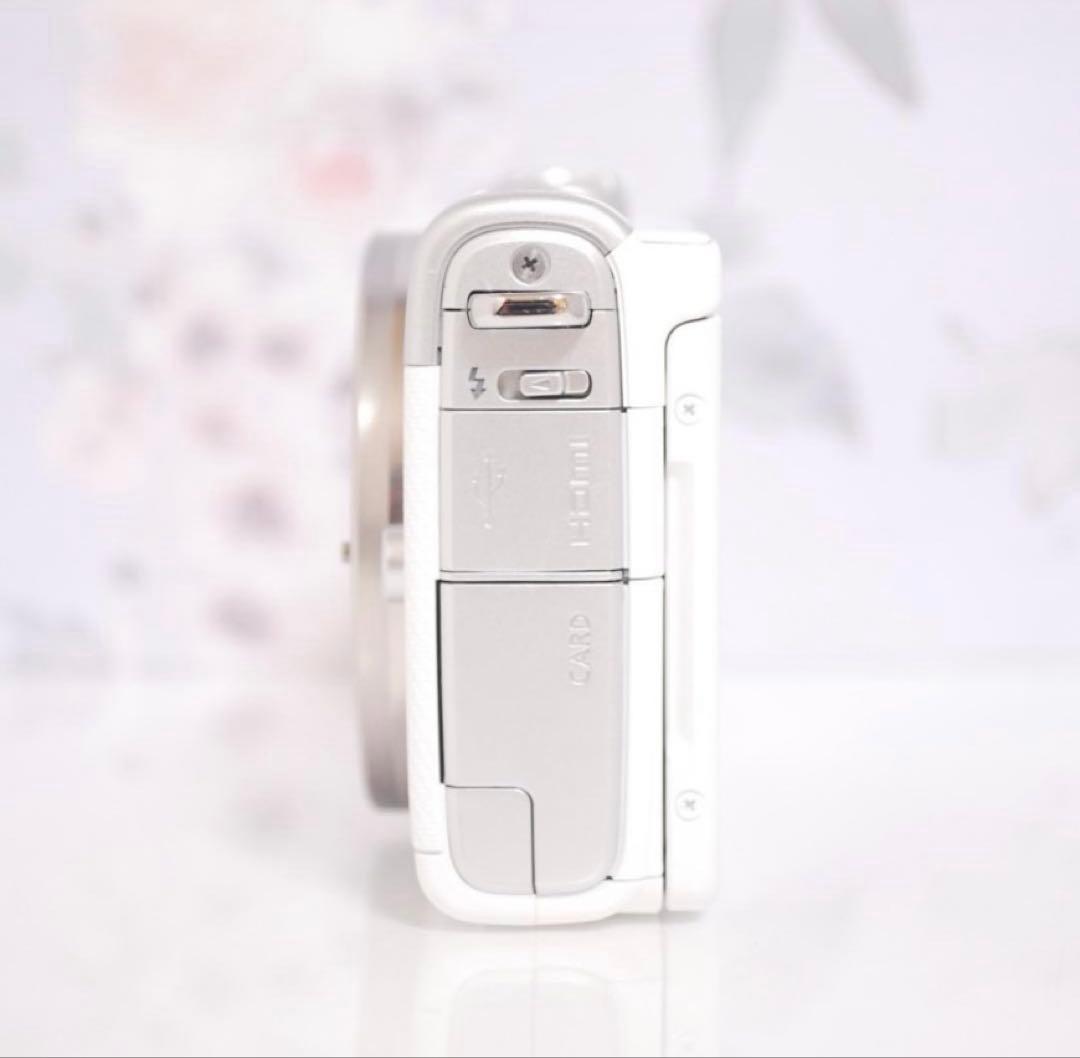 高画質で自撮りもラクラク☆Wi-Fi通信機能付き♪キャノン EOS M100♡