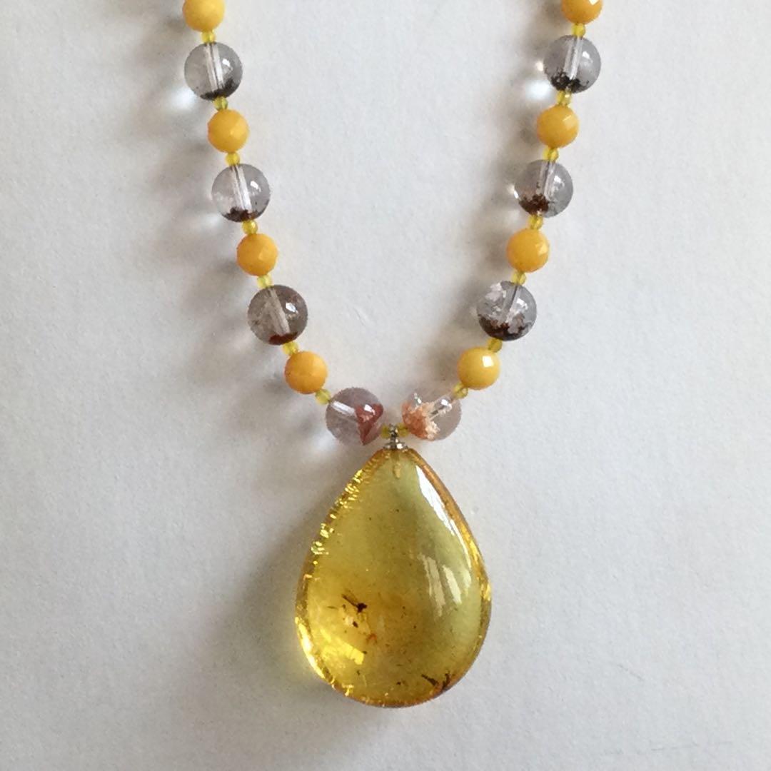 虫入り琥珀ペンダントネックレス