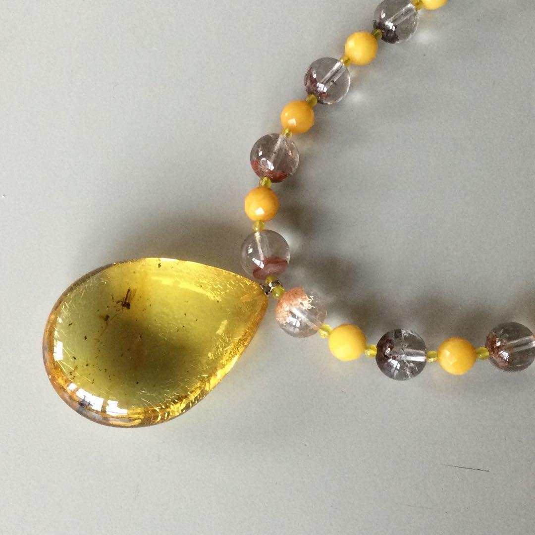 虫入り琥珀ペンダントネックレス