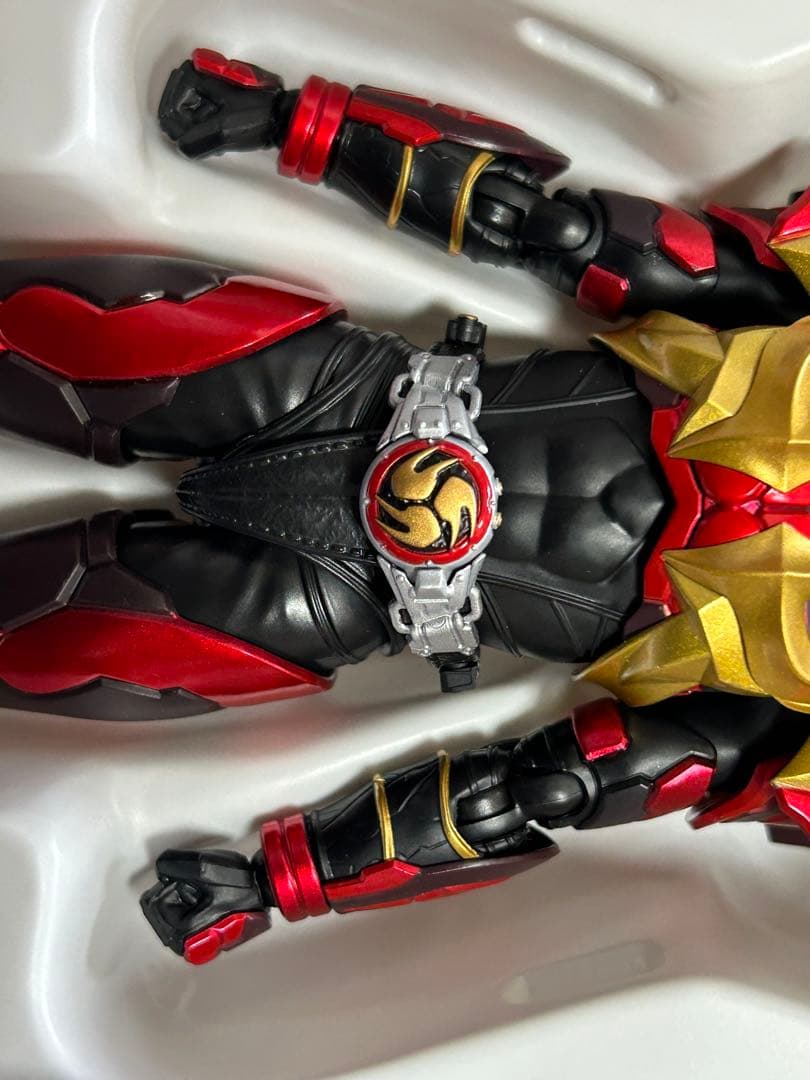 【中古】フィギュアーツ 真骨彫 仮面ライダー装甲響鬼