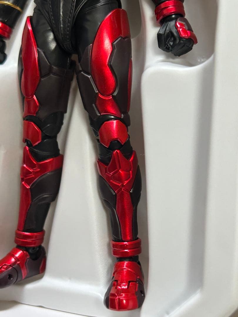 【中古】フィギュアーツ 真骨彫 仮面ライダー装甲響鬼