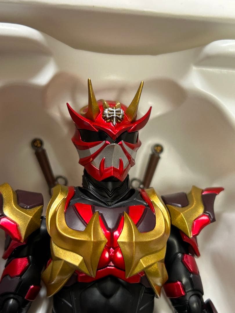 【中古】フィギュアーツ 真骨彫 仮面ライダー装甲響鬼