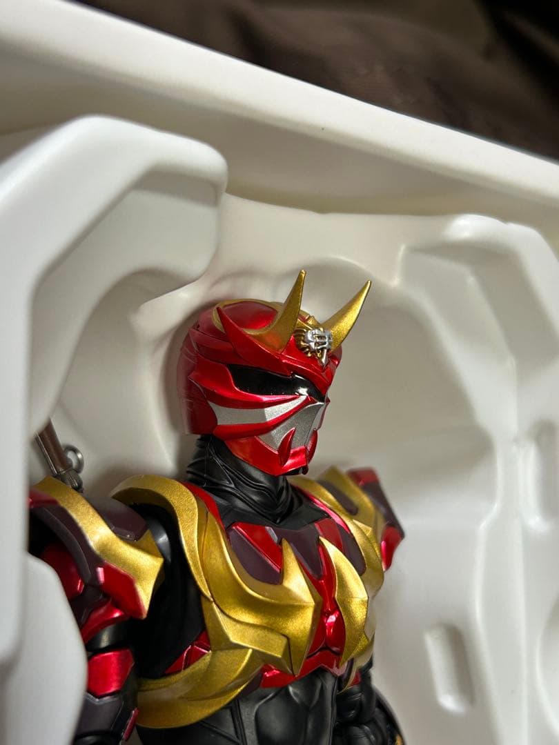 【中古】フィギュアーツ 真骨彫 仮面ライダー装甲響鬼