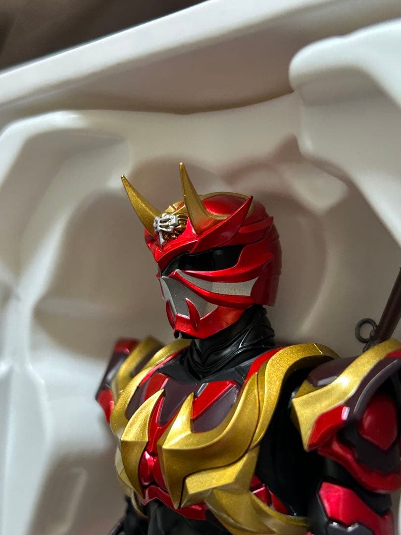 【中古】フィギュアーツ 真骨彫 仮面ライダー装甲響鬼