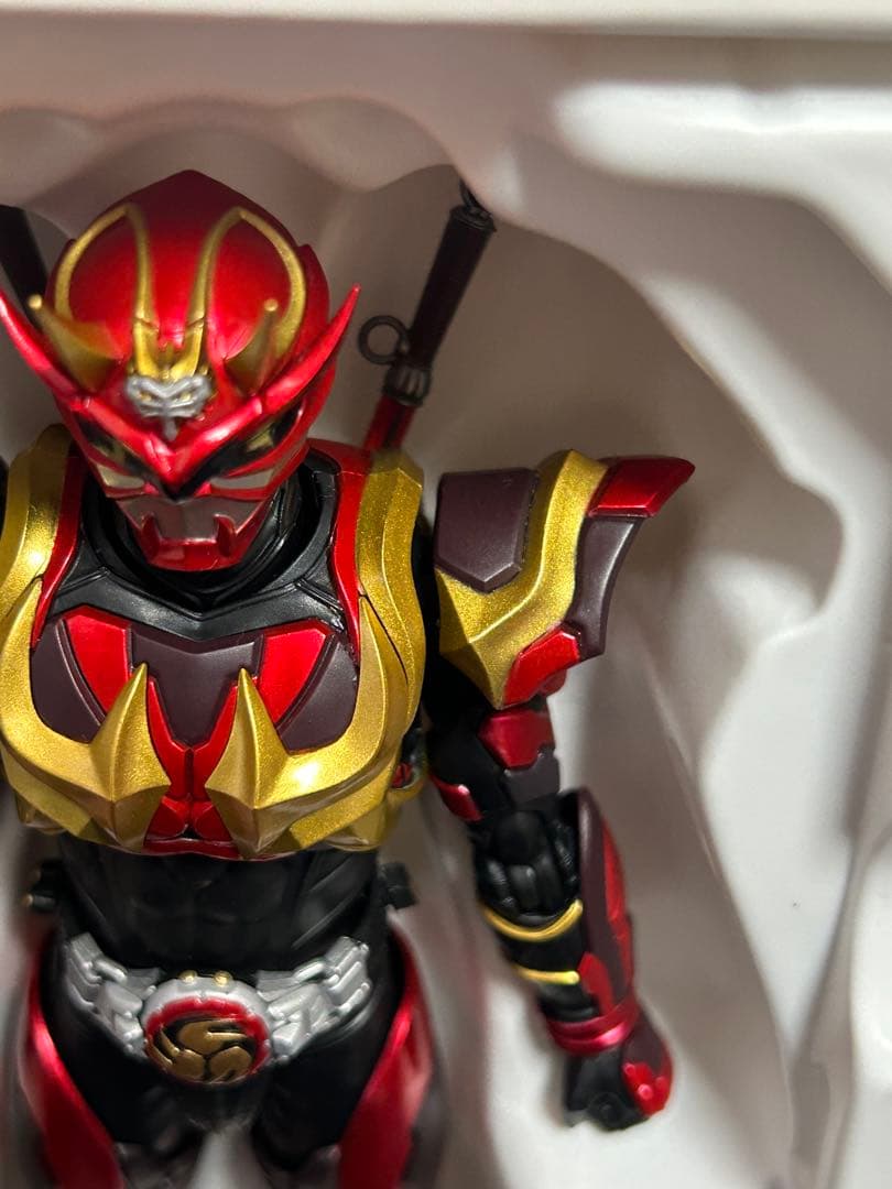 【中古】フィギュアーツ 真骨彫 仮面ライダー装甲響鬼