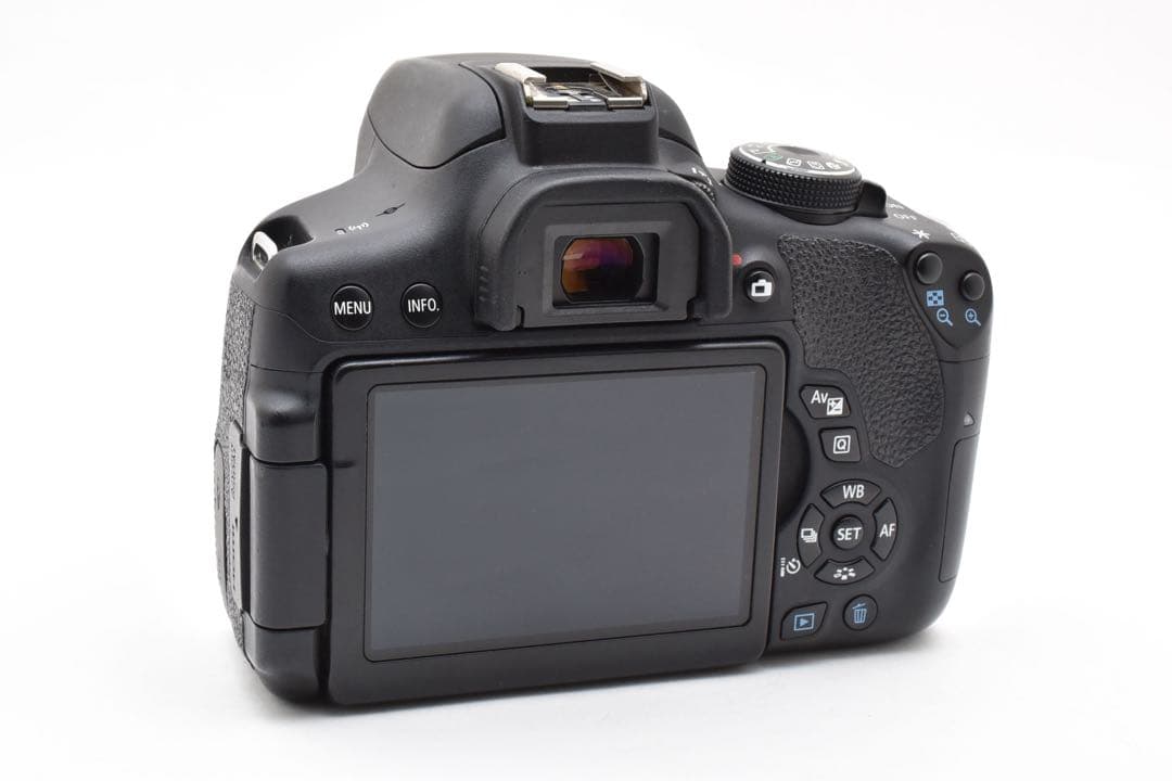 デジタル一眼レフカメラCANON EOS Kiss X8i標準レンズセット