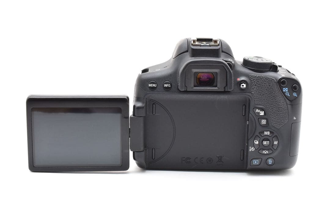 デジタル一眼レフカメラCANON EOS Kiss X8i標準レンズセット