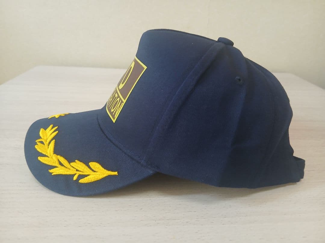 ポリス風キャップネイビー 葉金色刺繍付き！