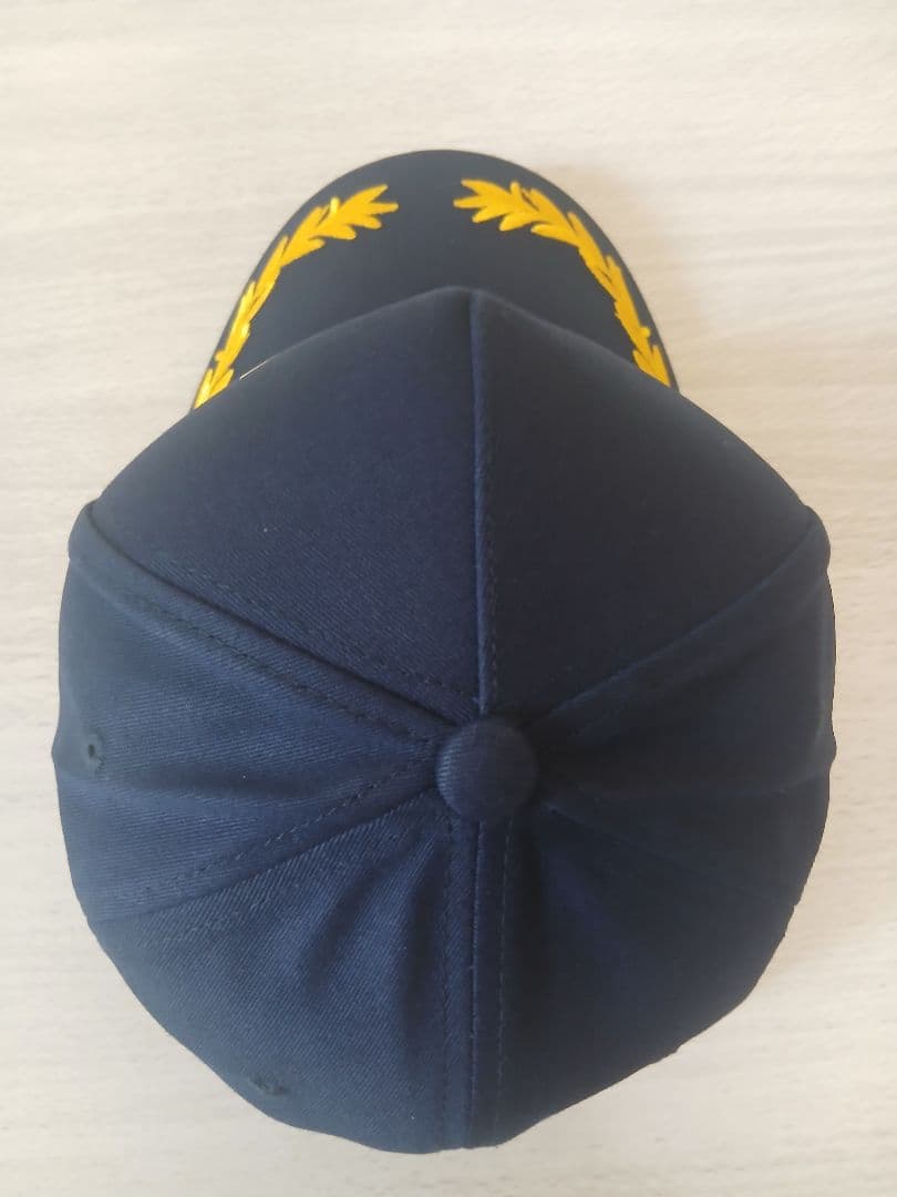 ポリス風キャップネイビー 葉金色刺繍付き！