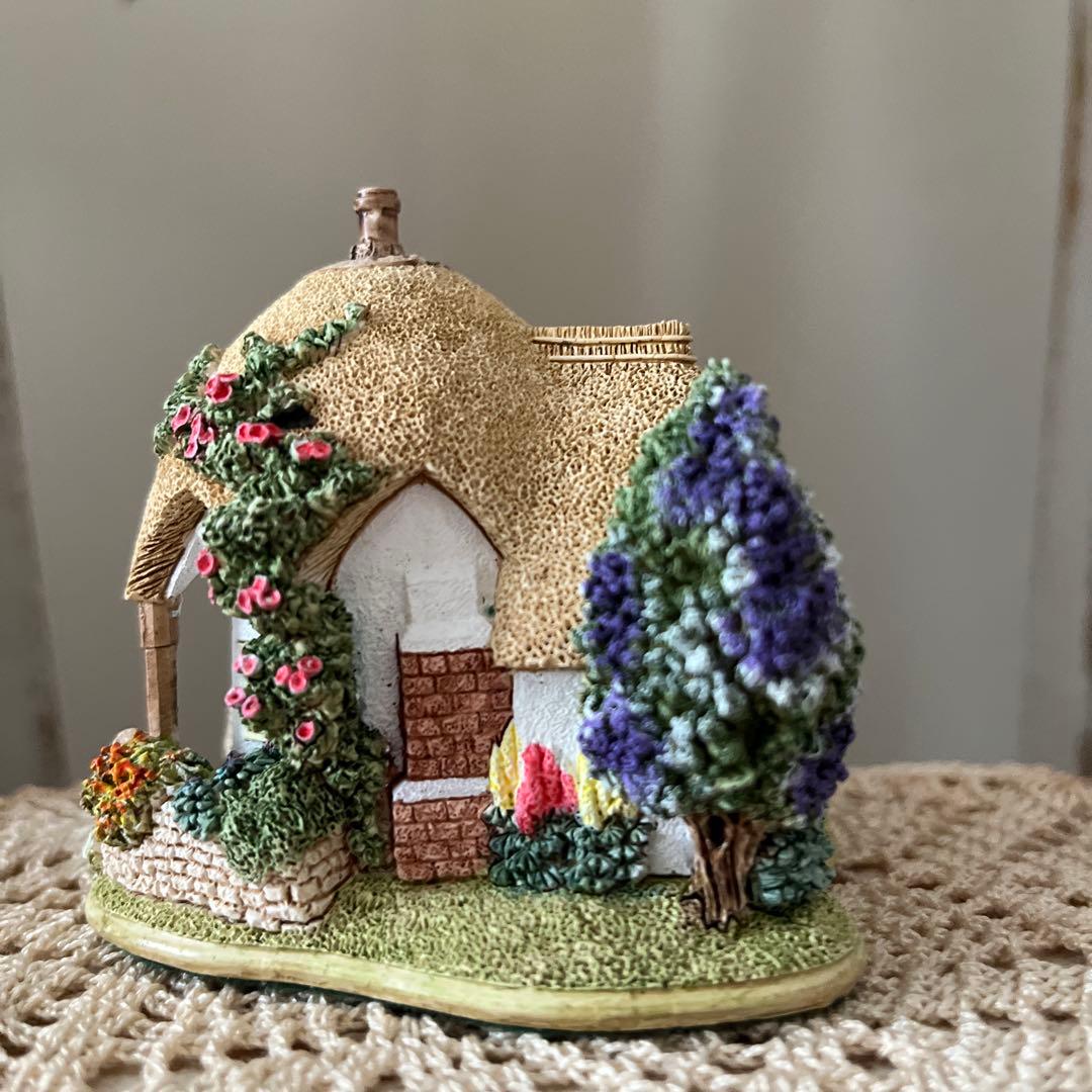 リリパットレーン　LILAC LODGE