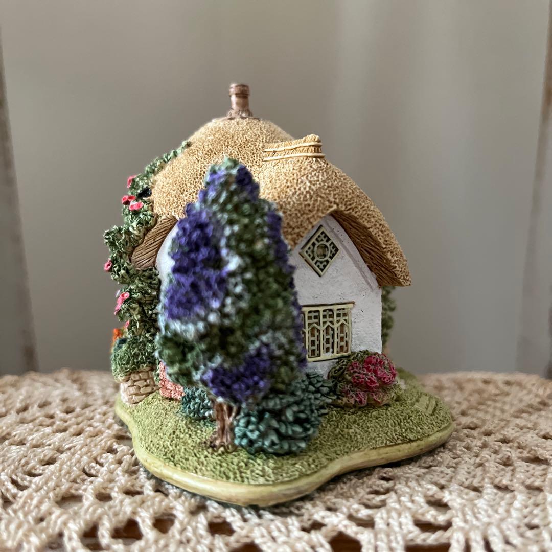 リリパットレーン　LILAC LODGE