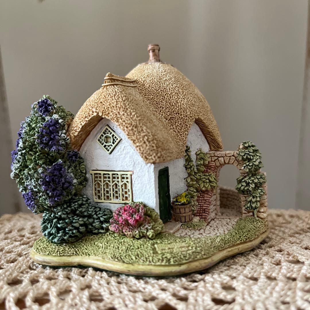 リリパットレーン　LILAC LODGE