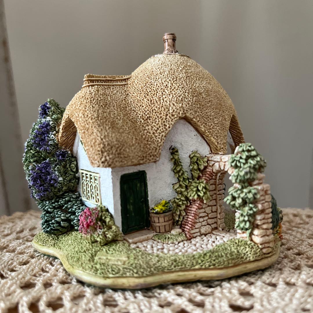 リリパットレーン　LILAC LODGE