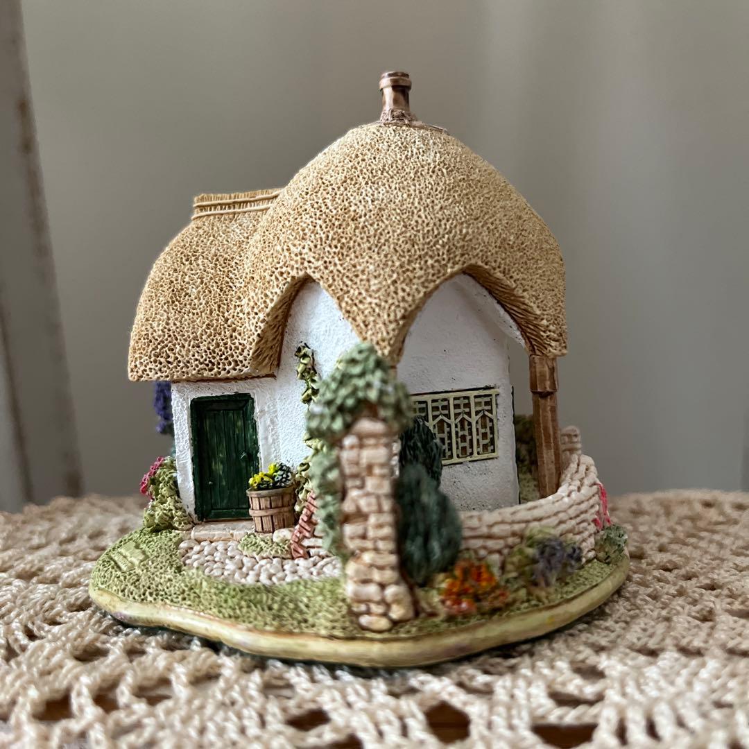 リリパットレーン　LILAC LODGE