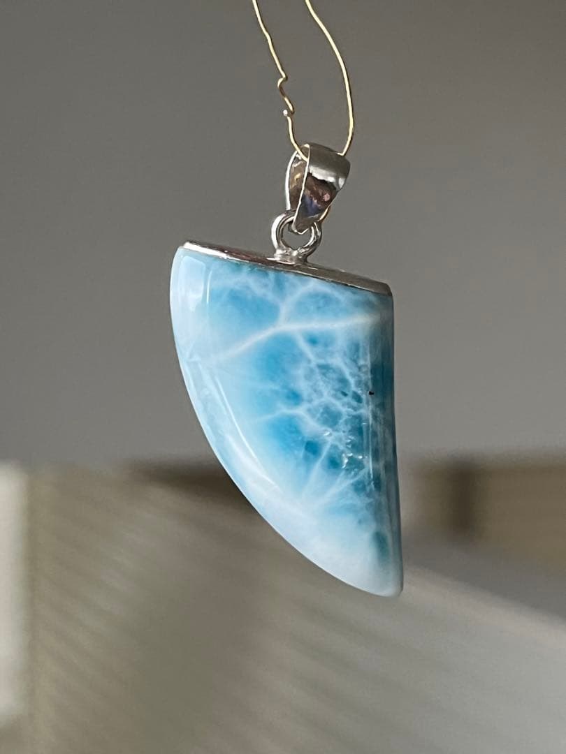 天然石☆高品質！ラリマーキバ型ペンダントトップ☆ラリマーらしい模様カラーが美しい