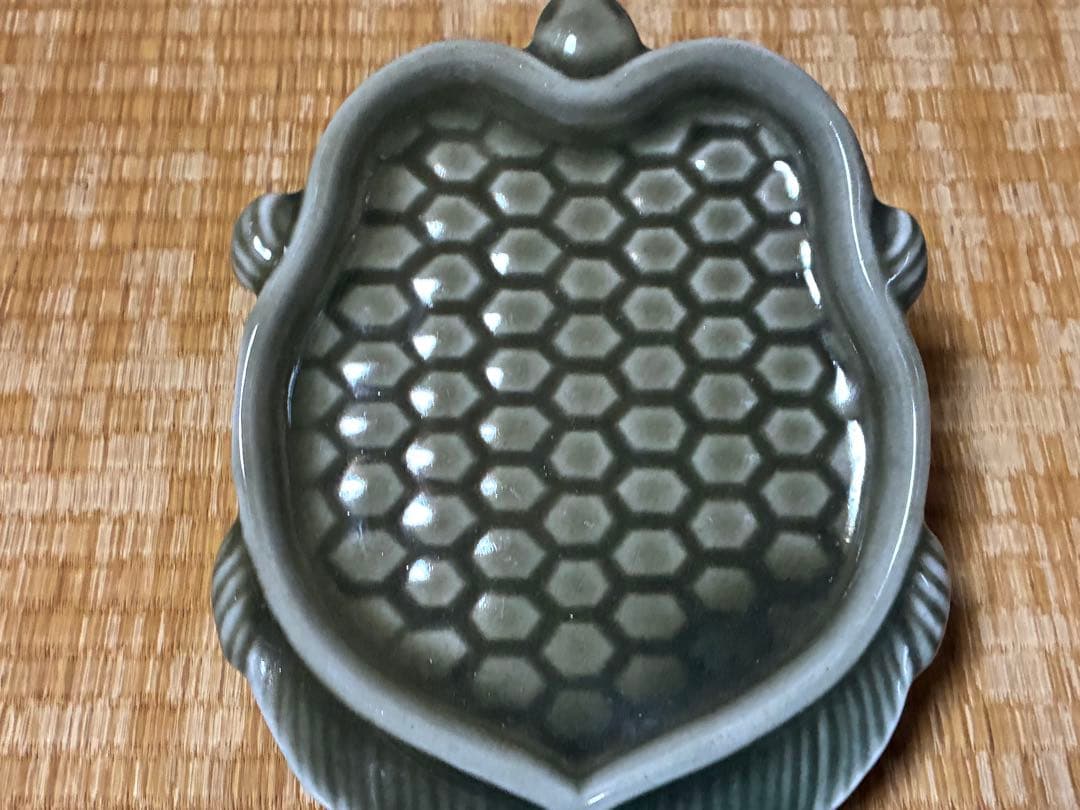 三田青磁 亀型 平皿 盛皿 二枚 まとめて