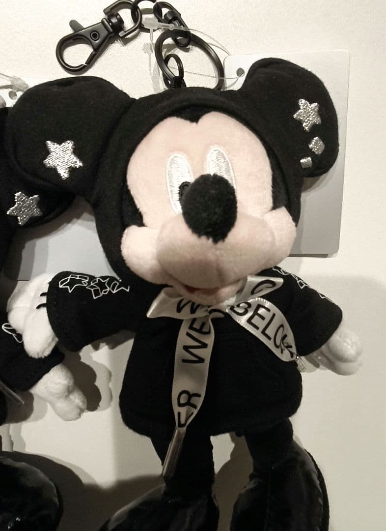 black style　ブラックフライデー　キーチェーン　ディズニーストア