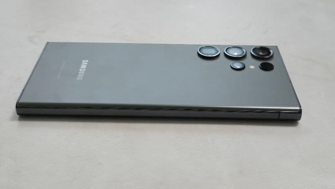 Samsung Galaxy S23 Ultra グレー