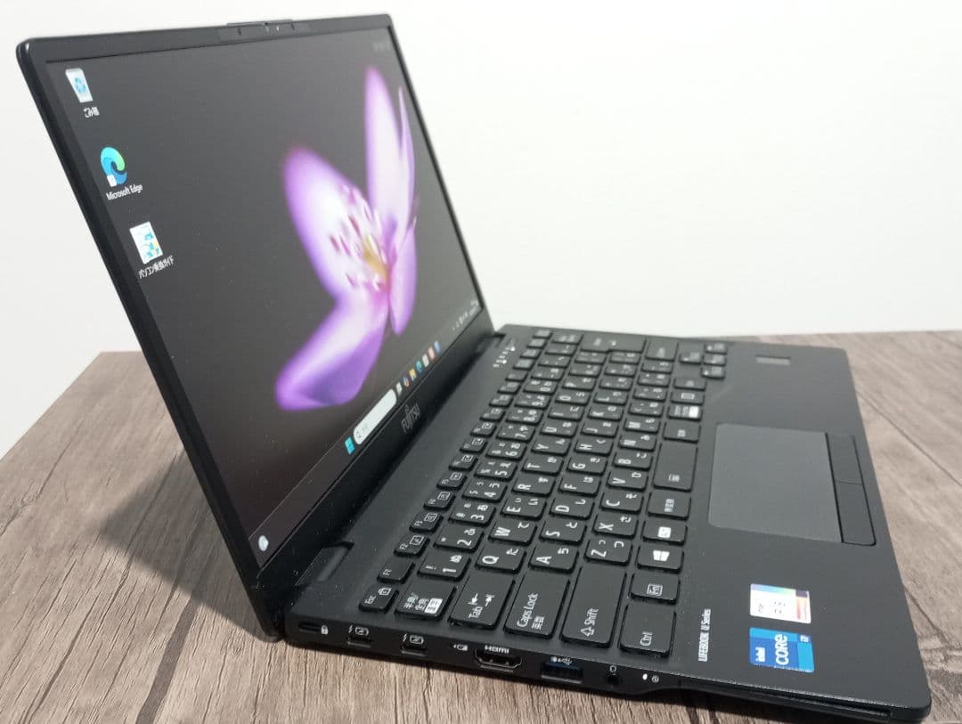 富士通LIFEBOOK（U9311F、i7第11世代16GB、1TB）