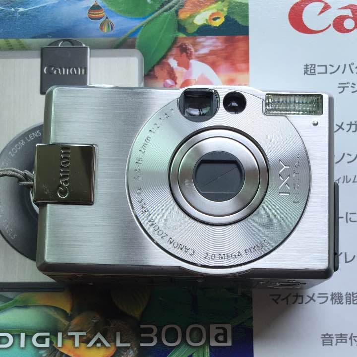 デジタルカメラ Canon ixy300a MADE IN JAPEN