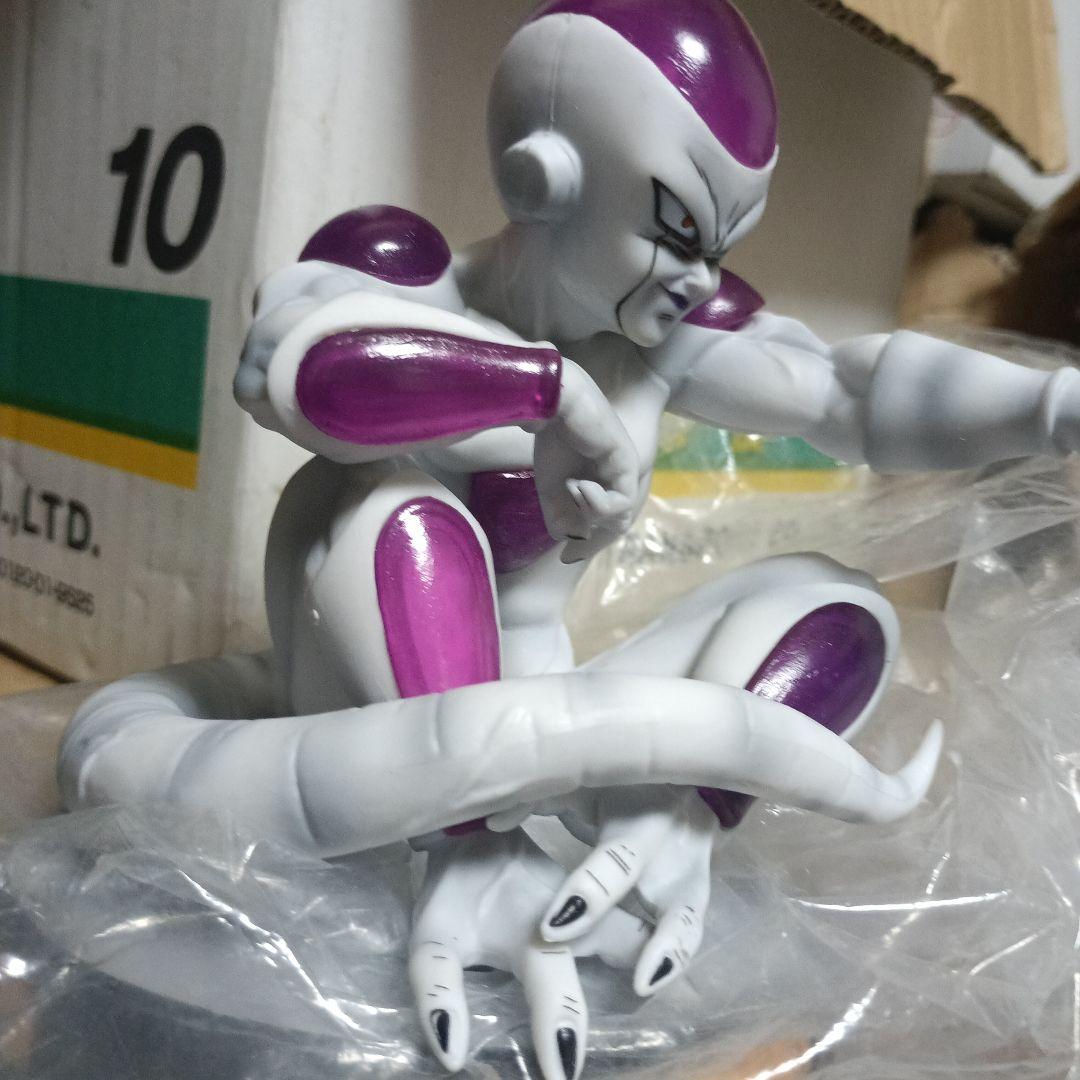 フリーザ フィギュア 　海外製品箱無し