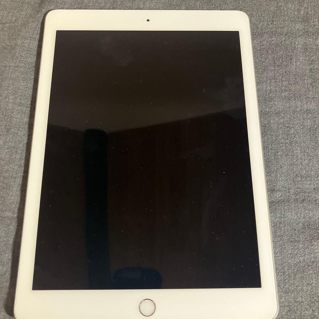 ボ*ン様 iPad 第5世代　ケース付き