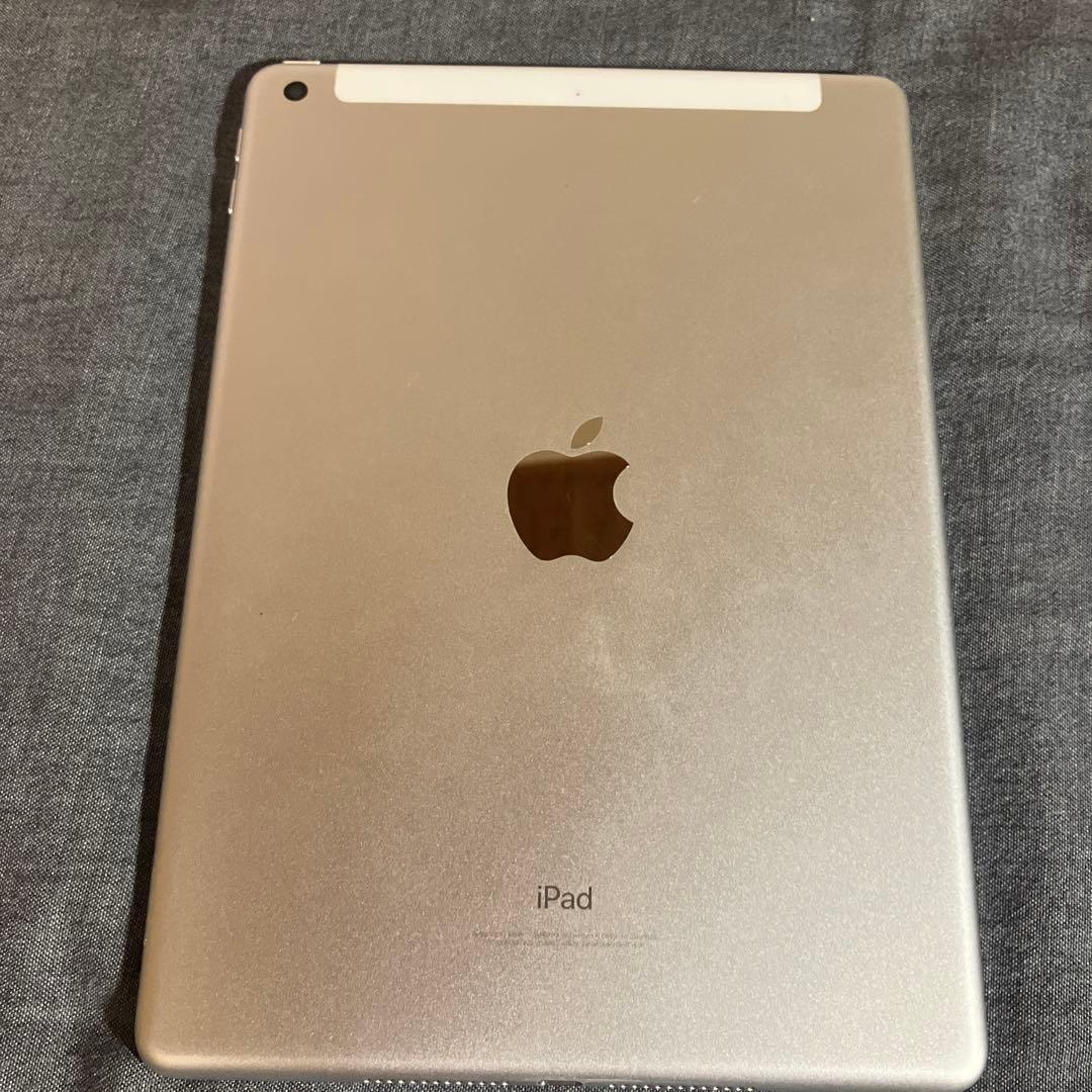 ボ*ン様 iPad 第5世代　ケース付き