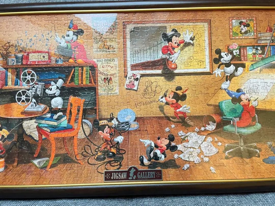 【美品】歴代ミッキーマウス大集合 パズル完成品　ディズニー額付き
