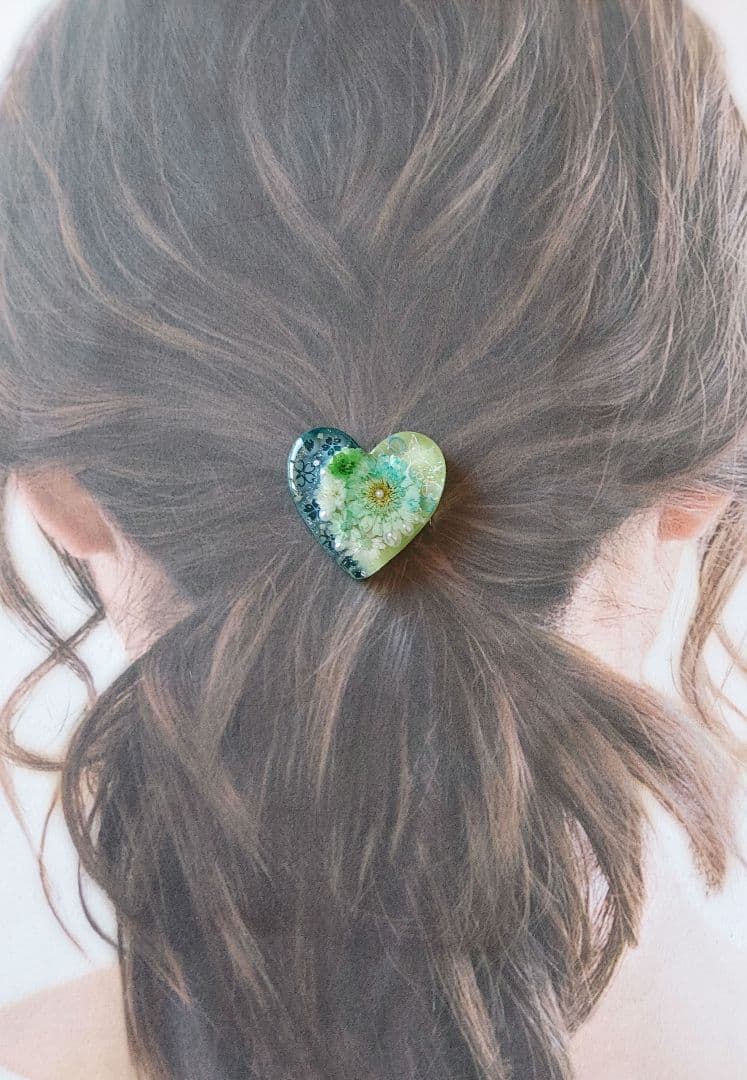 【1740】レジン　マトリカリア　ヘアゴム　ポニーフック　ブロ―チ　ハンドメイド