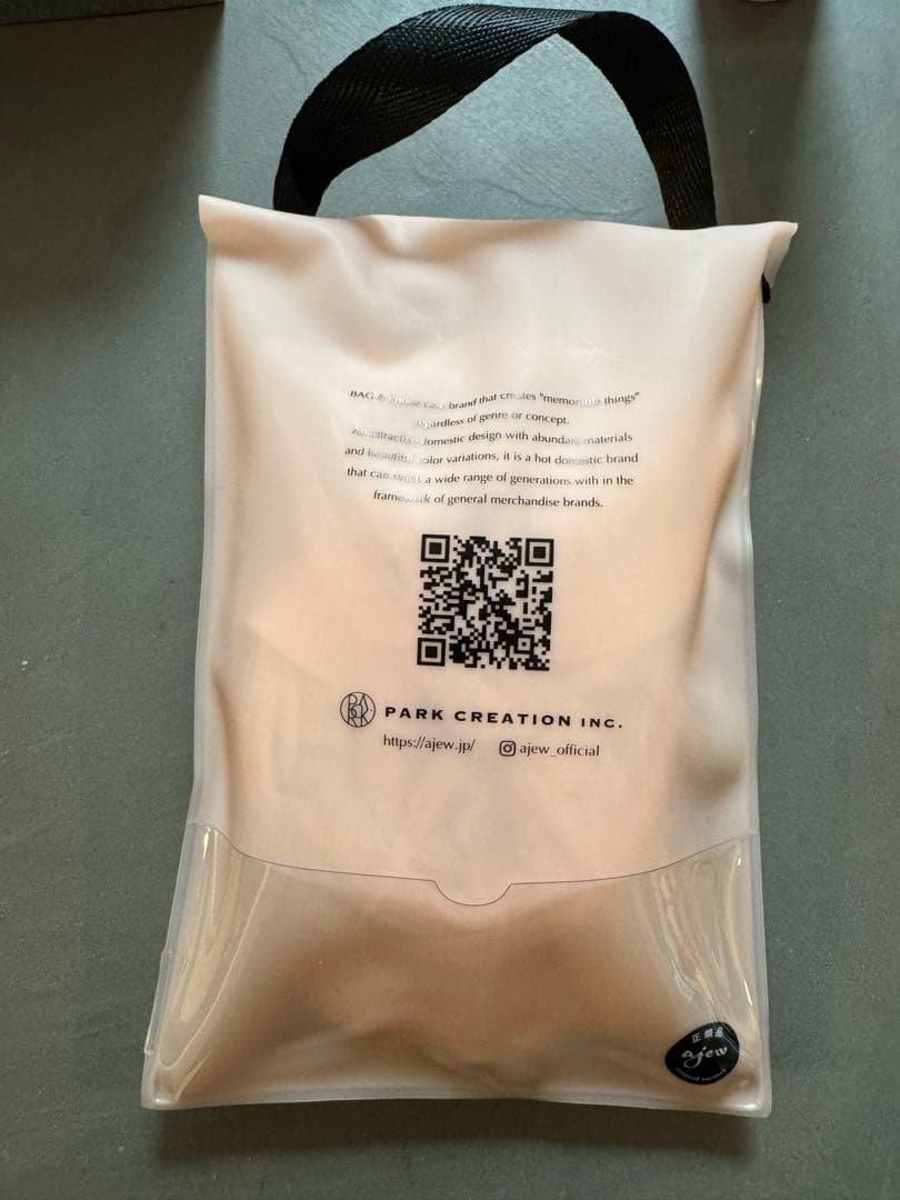 新品未使用/ajewハート型ポーチ付きスマホケース　iPhone15pro