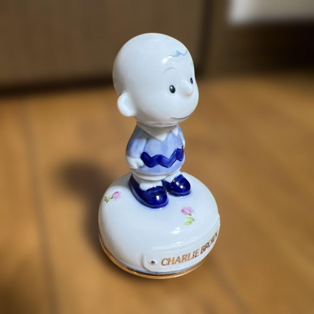 新品　オルゴール チャーリーブラウン スヌーピー ピーナッツ　陶器　ポーセレン