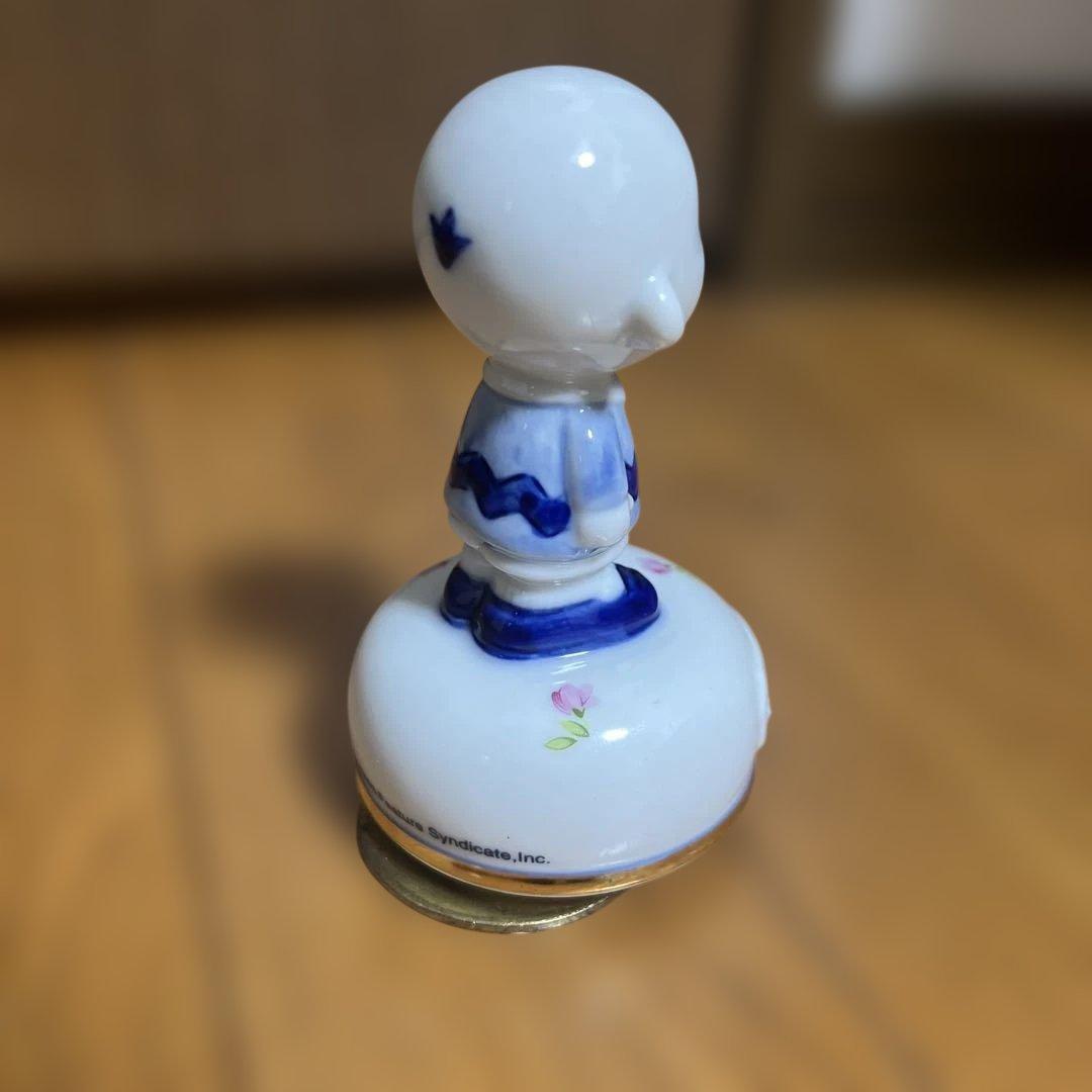 新品　オルゴール チャーリーブラウン スヌーピー ピーナッツ　陶器　ポーセレン