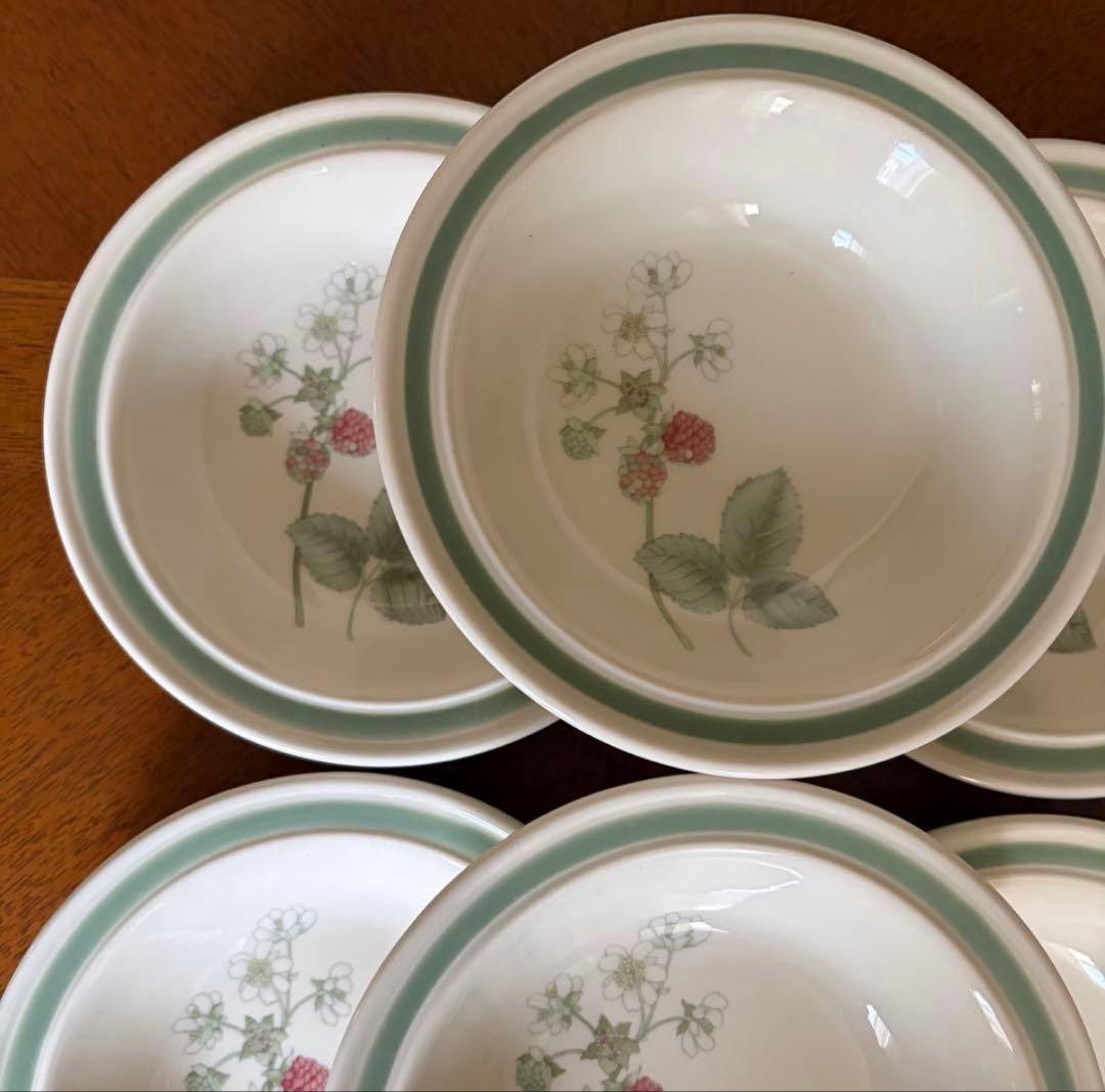 【英国ビンテージ】ウェッジウッド★ラズベリー　ケイン★フルーツソーサー　4枚