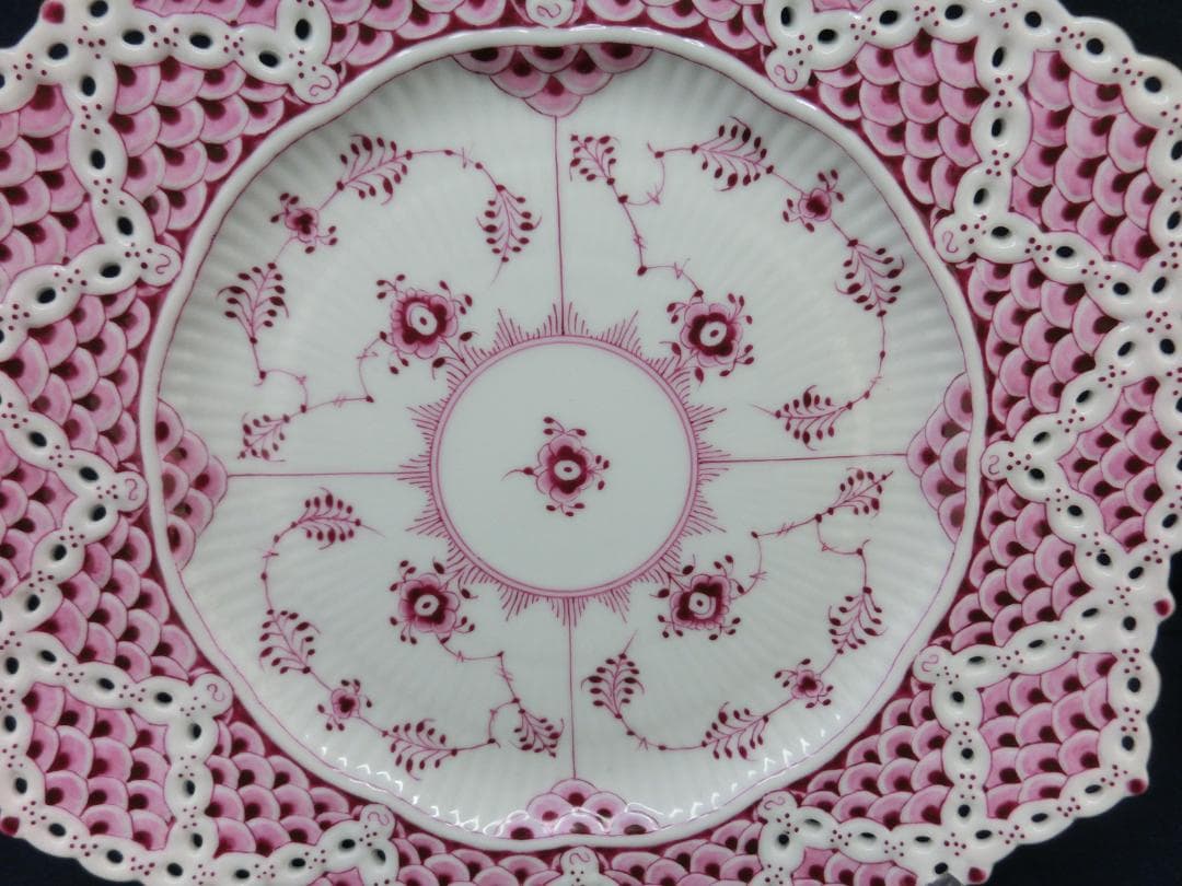 ☆ロイヤルコペンハーゲン☆バーガンディダブルレース21ｃｍ