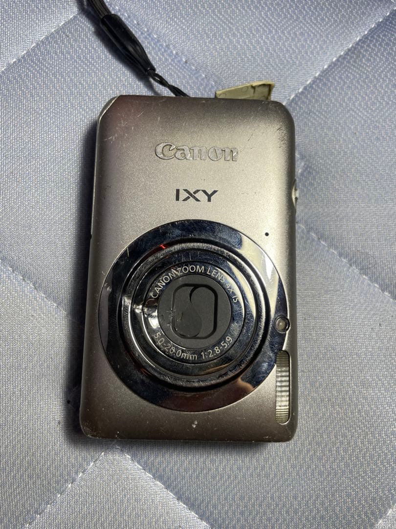 Canon IXY 210F シルバー