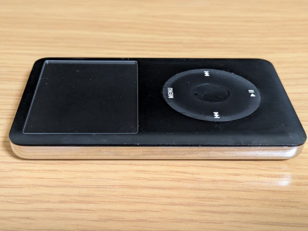 【ジャンク品】iPod classic 80GB Black（充電ケーブル付き）