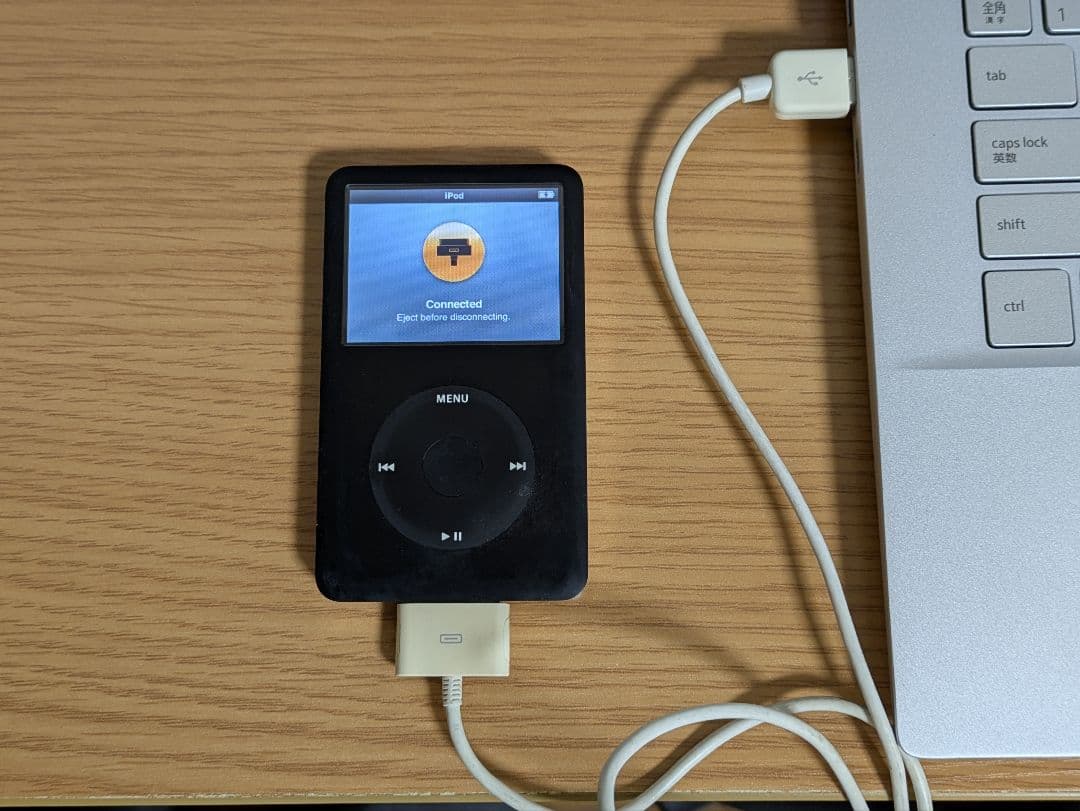 【ジャンク品】iPod classic 80GB Black（充電ケーブル付き）