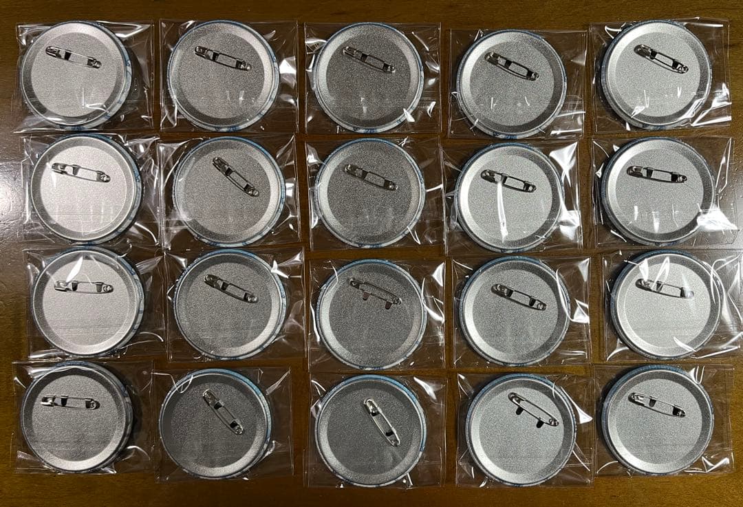 エリオスR 缶バッジ ブラッド