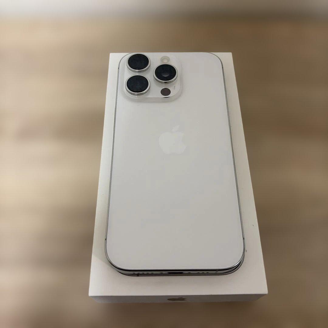 【極美品】iPhone16Pro ホワイトチタニウム 128GB SIMフリー