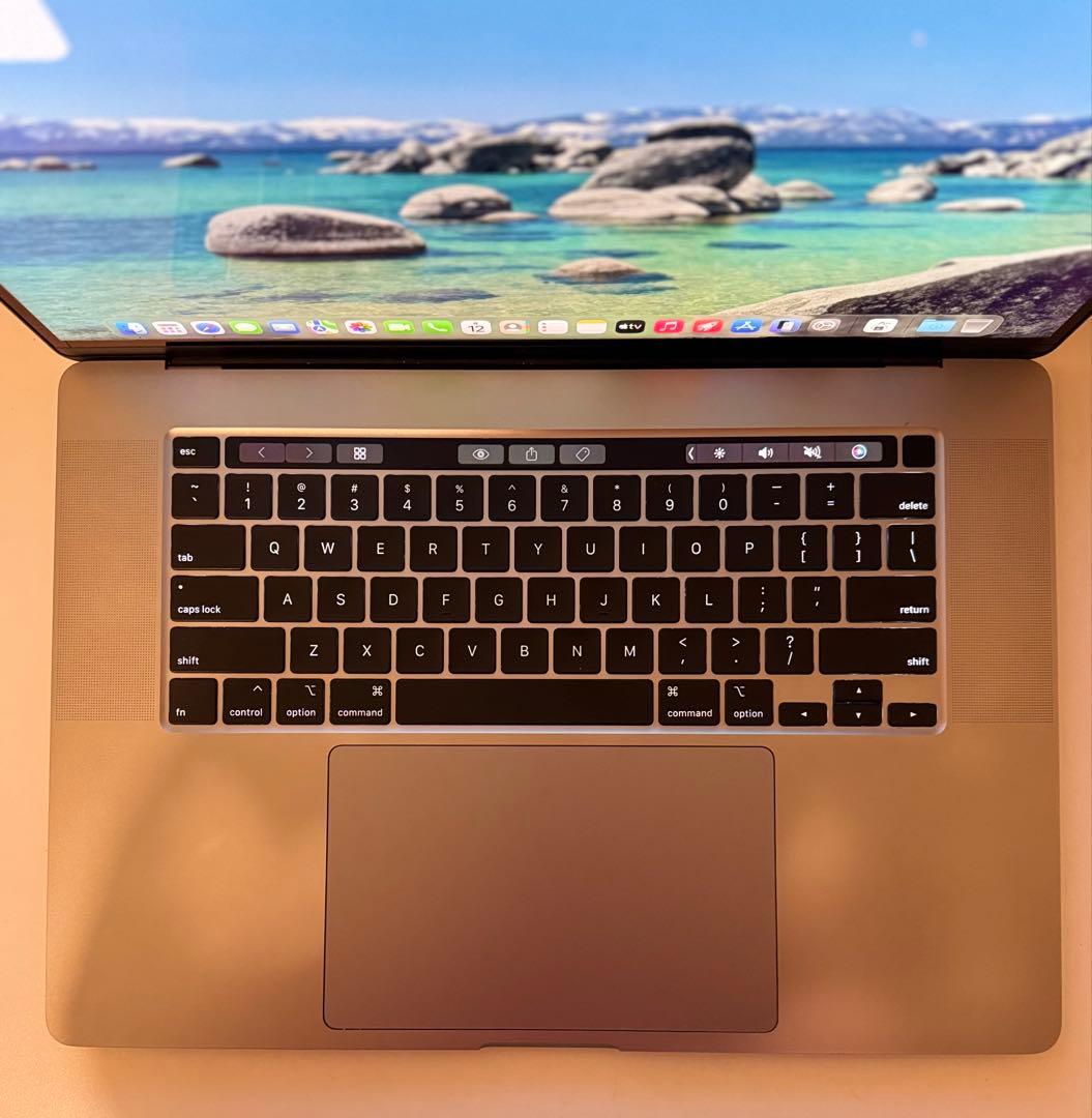 美品 Macbook Pro 2019 16インチ Windows 11 Pro