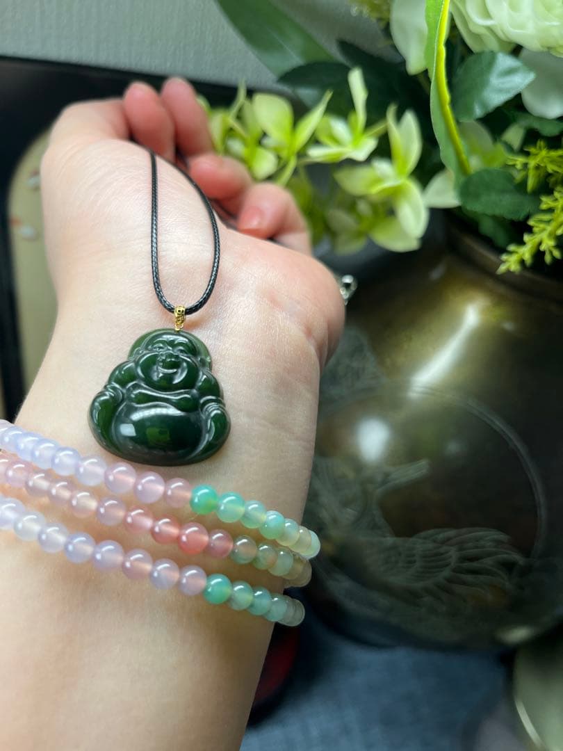 高品質⭐️天然無処理和田玉碧玉　潤い18K碧玉笑仏ネックレストップ　鑑定書付き