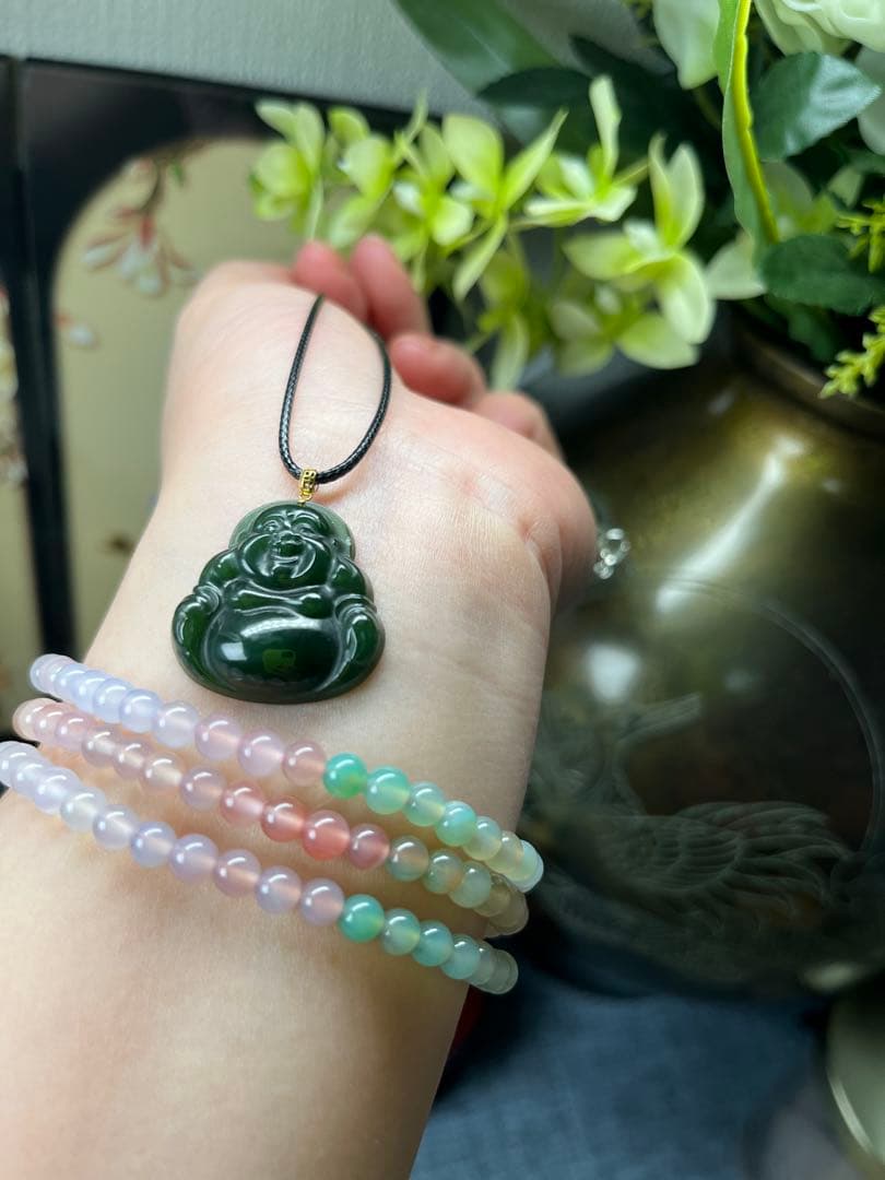 高品質⭐️天然無処理和田玉碧玉　潤い18K碧玉笑仏ネックレストップ　鑑定書付き